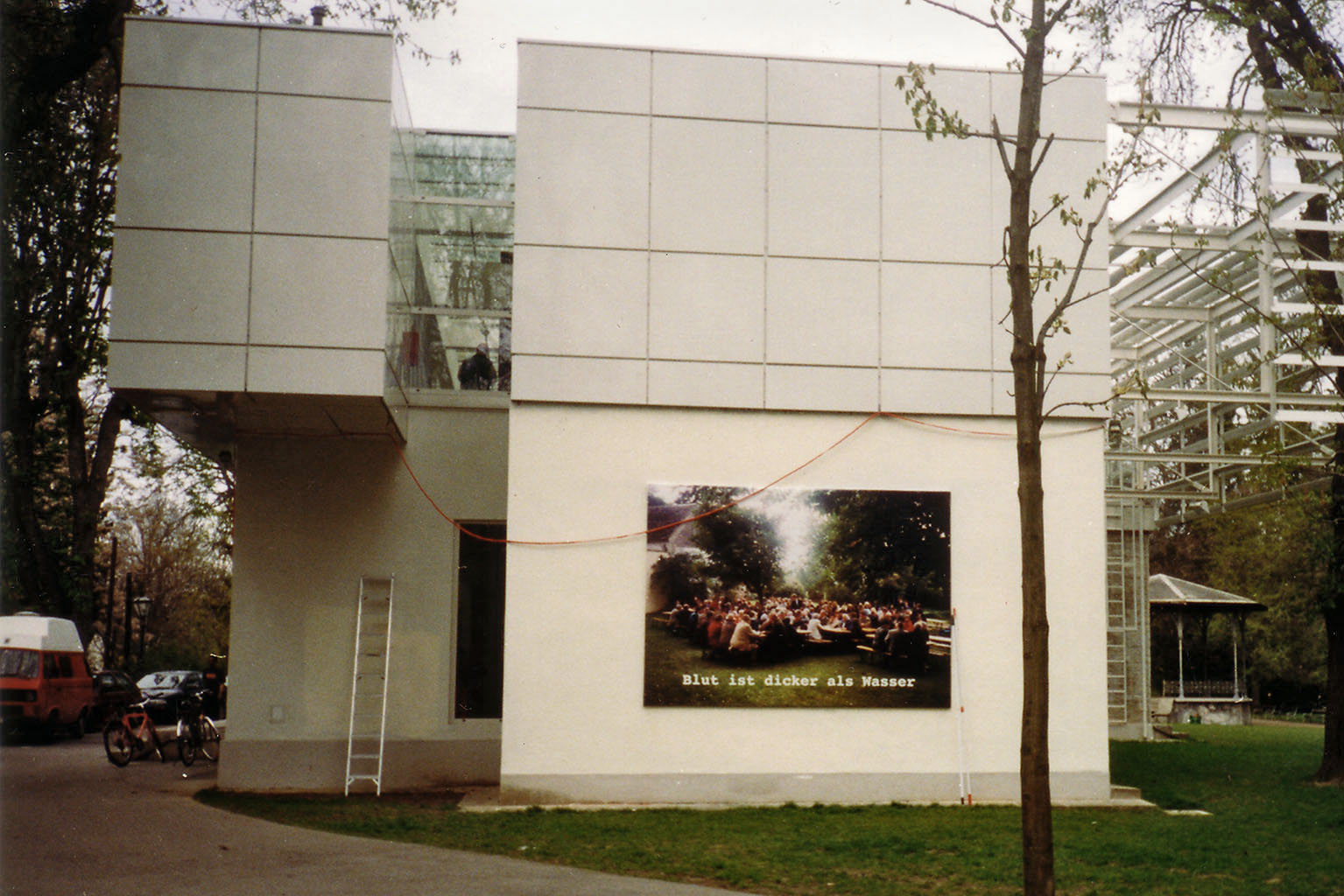 KUNST IM ÖFFENTLICHEN RAUM